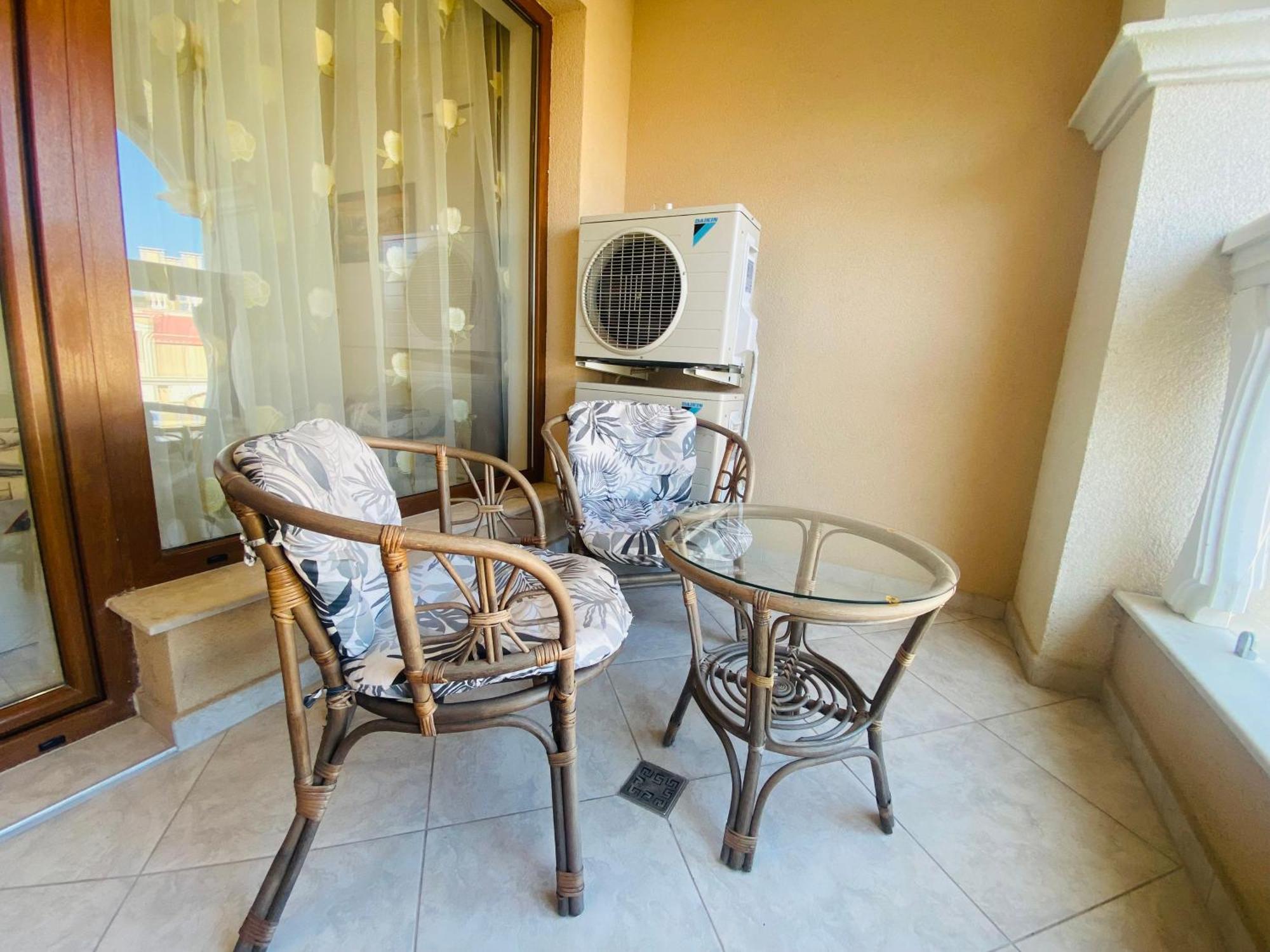 1Bd Ap In La Mer Complex Private Beach And Pool Golden Sands Bagian luar foto