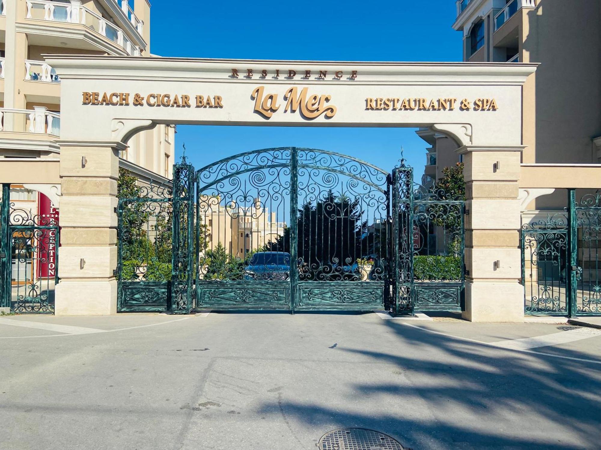 1Bd Ap In La Mer Complex Private Beach And Pool Golden Sands Bagian luar foto